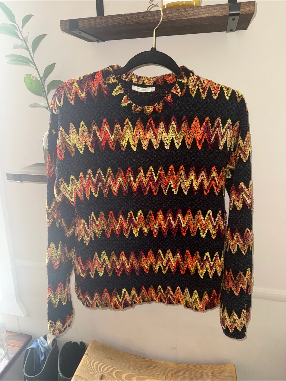 Zara Trafaluc Black Zigzag Pattern Crewneck Sweater Size Medium